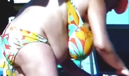 footjob خوشمزه در بهترین های سکس برازرس مهمانی