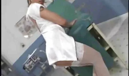 دو شلخته بالغ فاک جوانه آویز جوان برازرسسکس